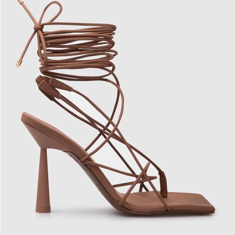 GIA/RHW ROSIE 6 RUBBERIZED LACE-UP SANDALS IN BEIGE Size 38